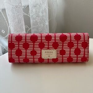 Fossil sunglasses case with magnetic closure
